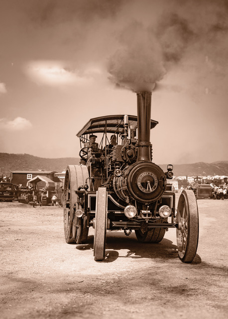 Traction engine